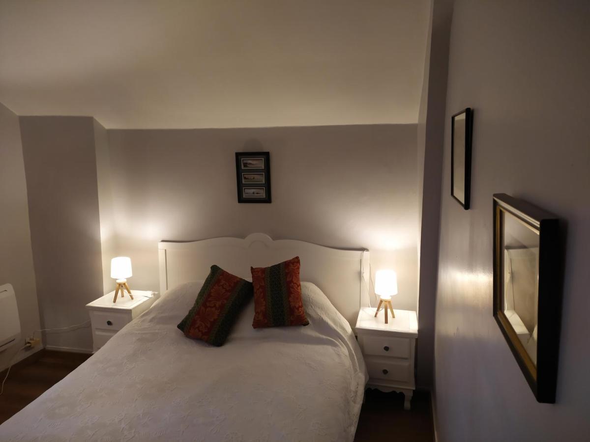 Petit Saint Hubert 1 A 4 Personnes Bed & Breakfast Velles  Exterior photo